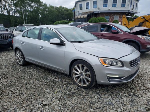 2017 VOLVO S60
