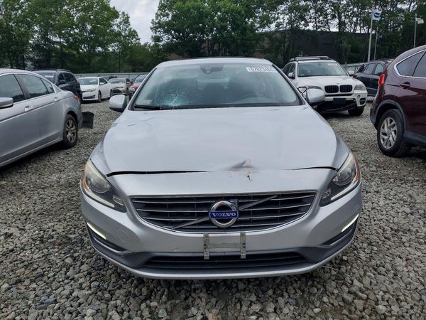 2017 VOLVO S60