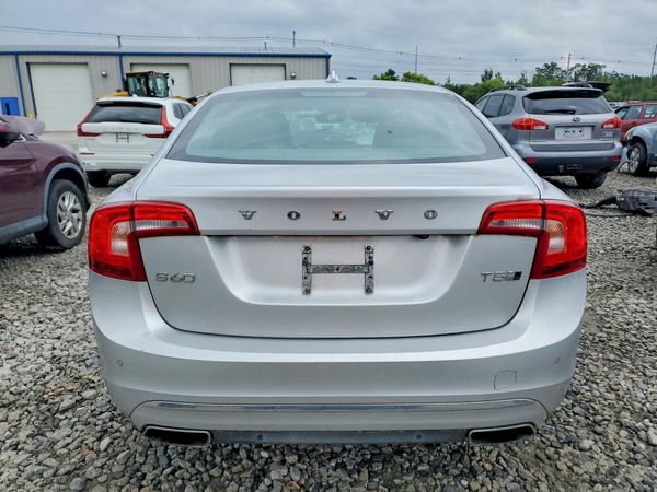 2017 VOLVO S60