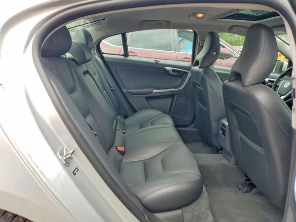 2017 VOLVO S60