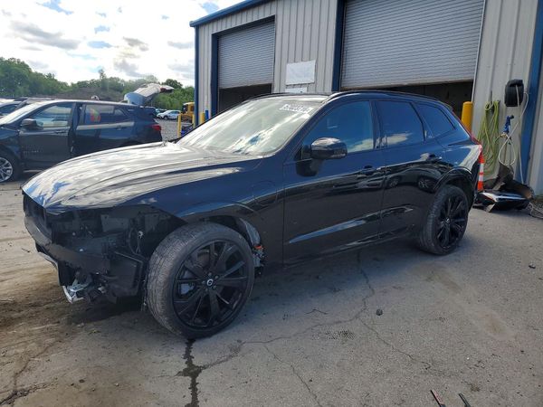 2024 VOLVO XC60 Ultimate Black Edition