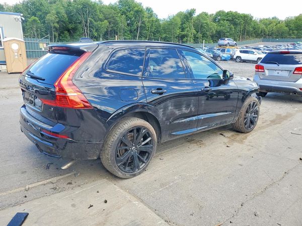 2024 VOLVO XC60 Ultimate Black Edition
