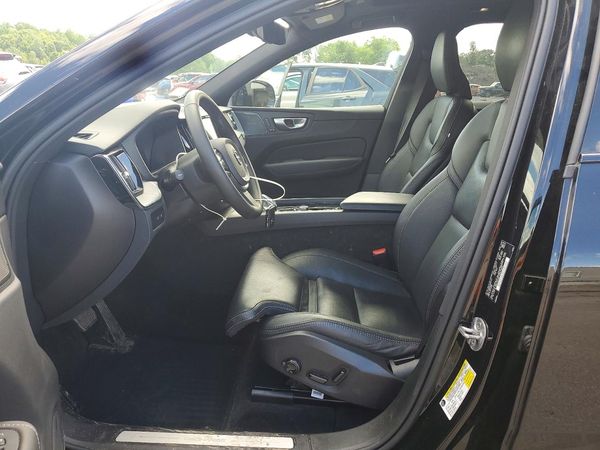 2024 VOLVO XC60 Ultimate Black Edition
