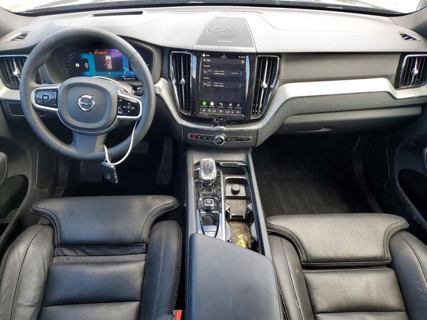 2024 VOLVO XC60 Ultimate Black Edition