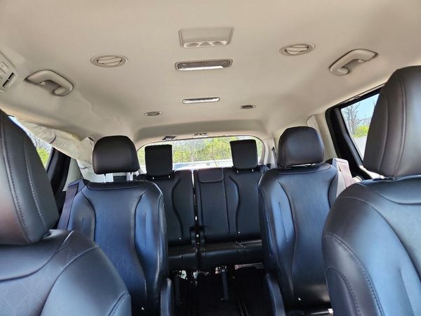 2022 KIA CARNIVAL LX, LX Seat Package
