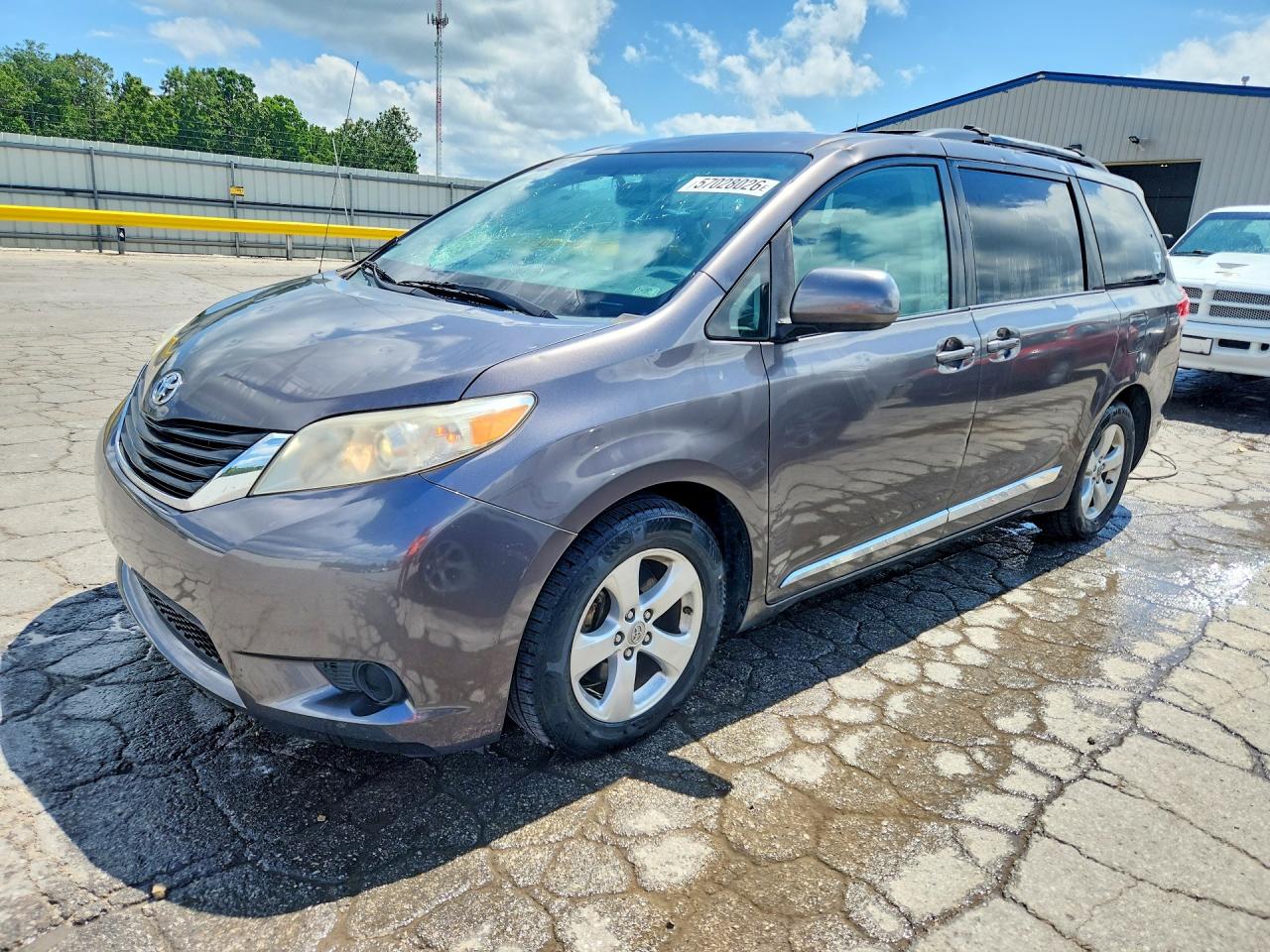 2012 TOYOTA SIENNA