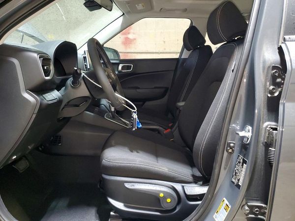 2026 HYUNDAI VENUE SEL, SEL w/ 2-Tone Roof