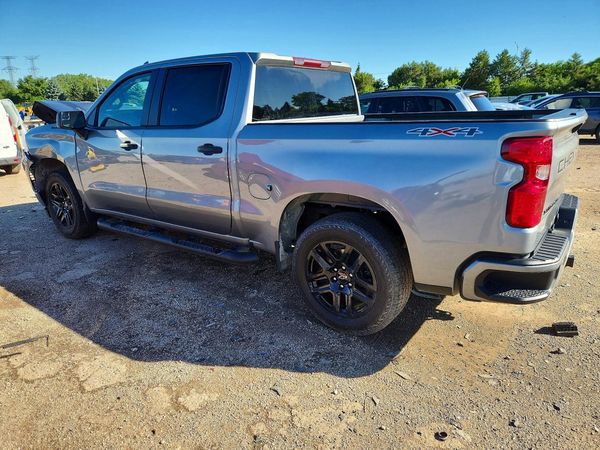 2024 CHEVROLET SILVERADO Custom