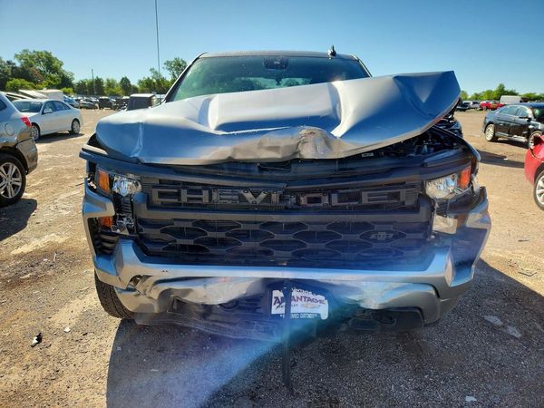 2024 CHEVROLET SILVERADO Custom