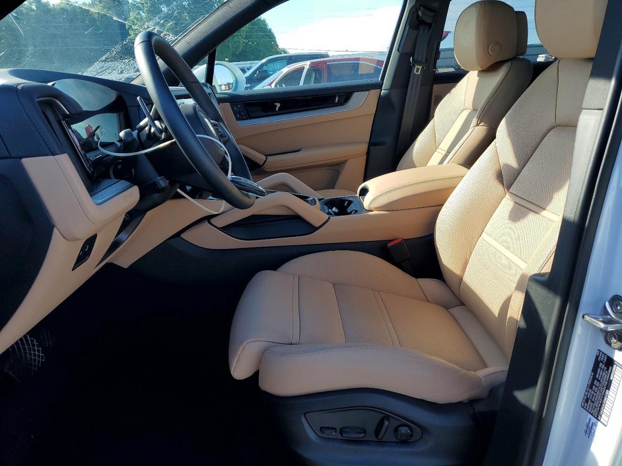 2026 PORSCHE CAYENNE