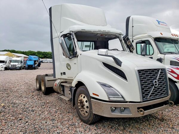 2024 VOLVO VNL