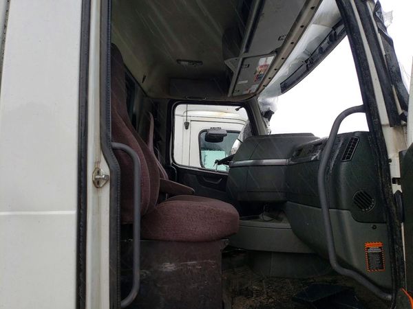 2024 VOLVO VNL