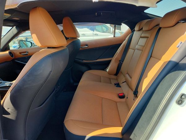 2023 LEXUS IS
