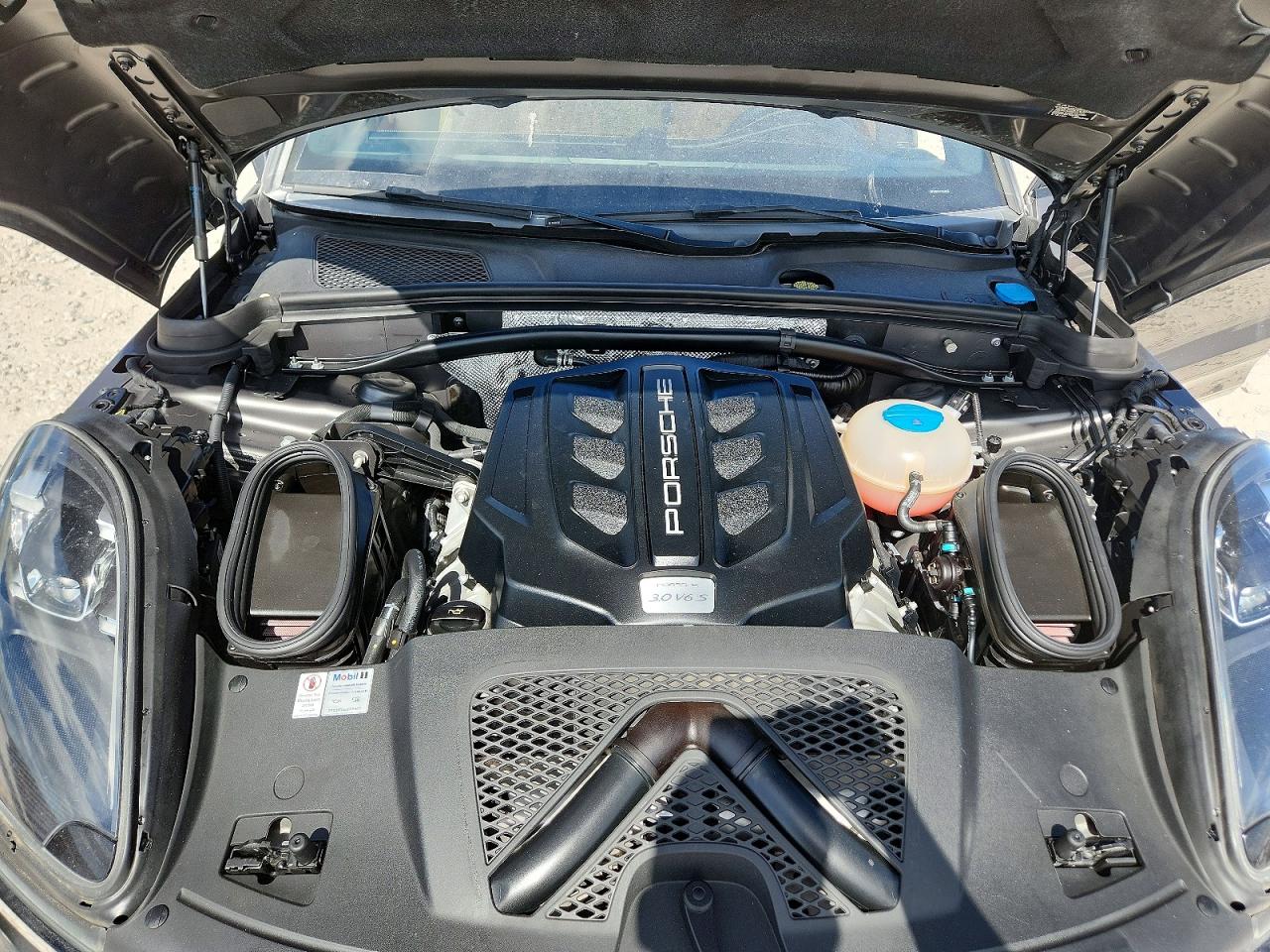2018 PORSCHE MACAN Macan S