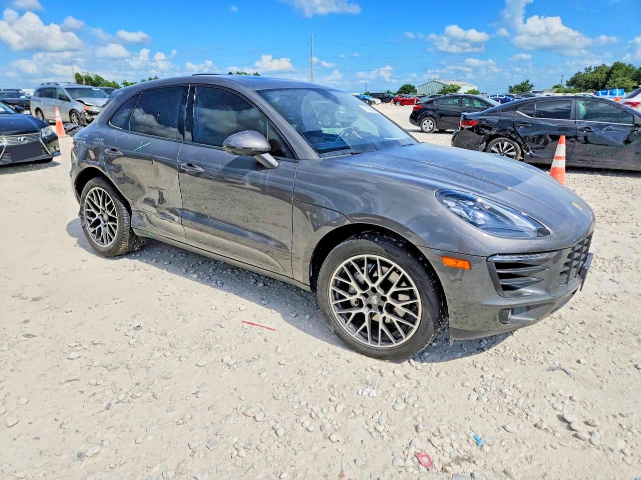 2018 PORSCHE MACAN Macan S