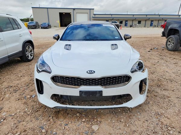 2020 KIA STINGER Base
