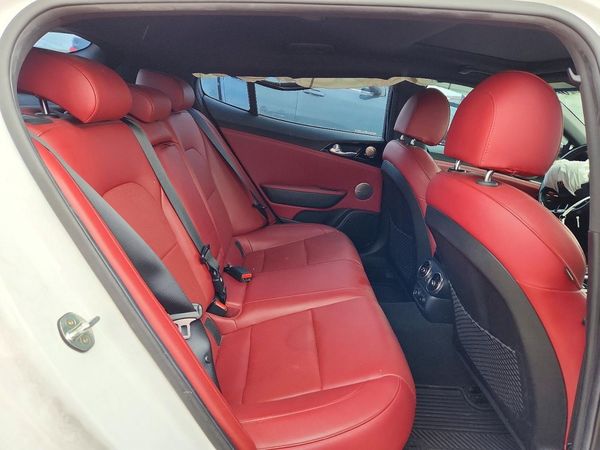 2020 KIA STINGER Base