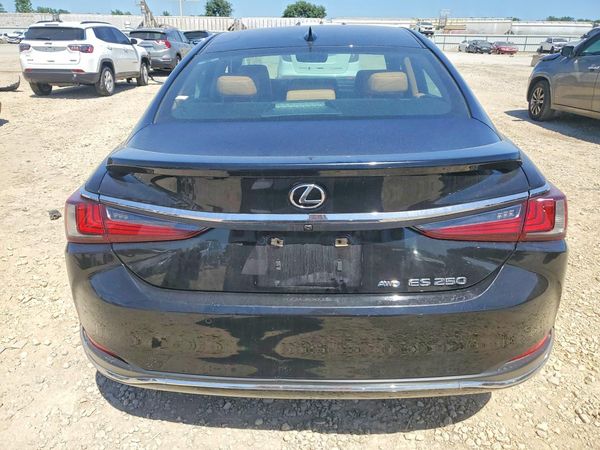 2022 LEXUS ES 250