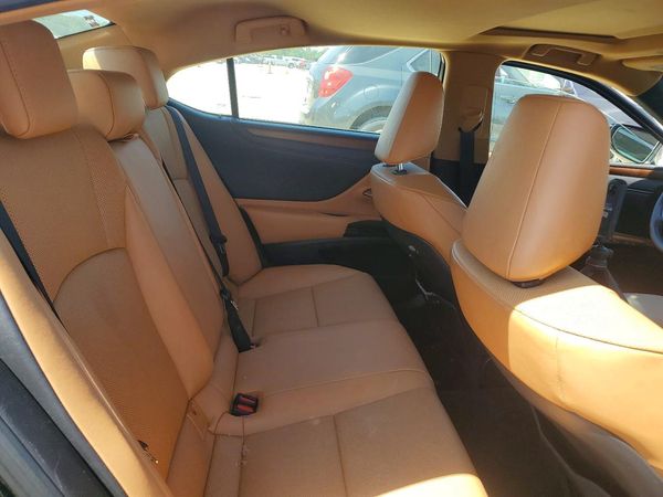 2022 LEXUS ES 250