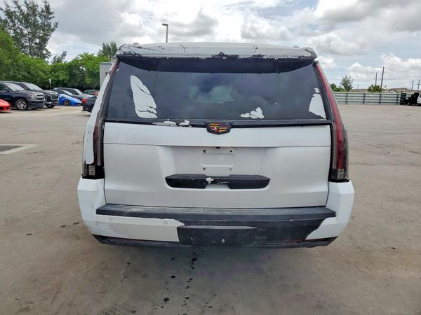 2016 CADILLAC ESCALADE ESV Luxury — DIRR