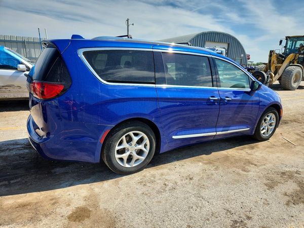 2019 CHRYSLER PACIFICA Touring L Plus