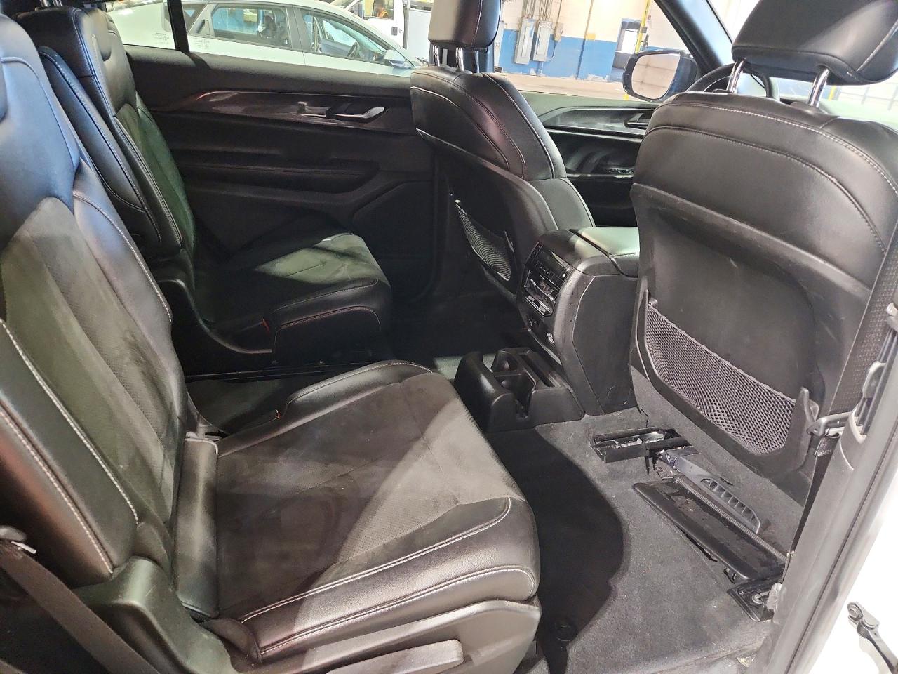 2023 JEEP GRAND CHEROKEE L LAREDO 4X4