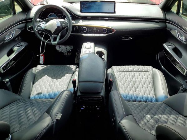 2024 GENESIS GV70