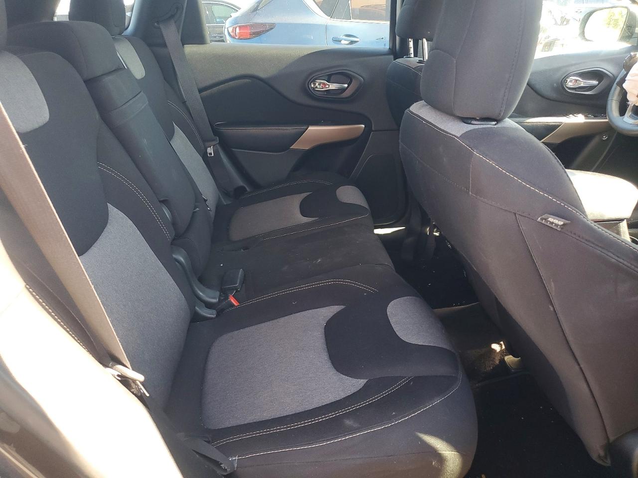 2018 JEEP CHEROKEE LATITUDE FWD