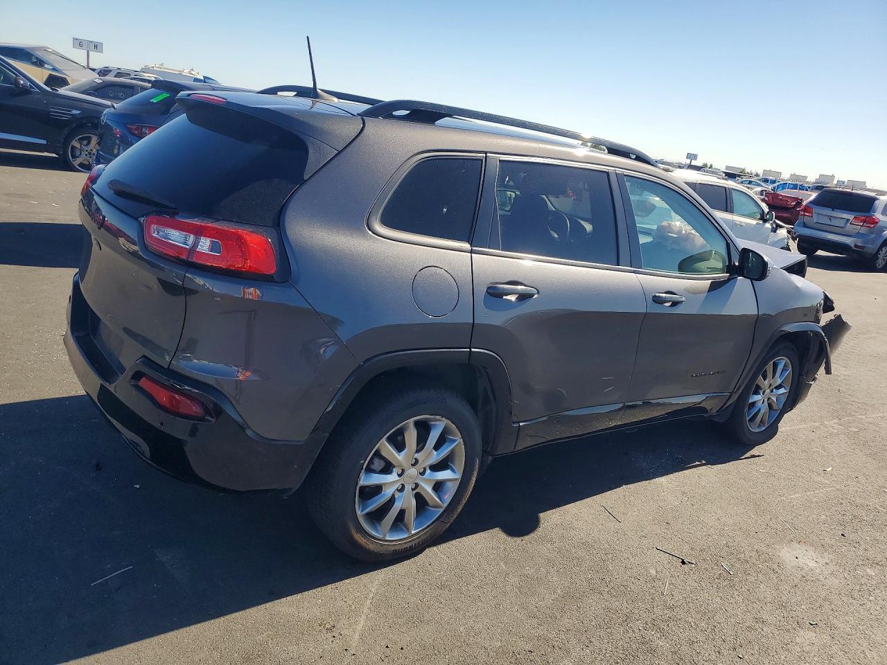 2018 JEEP CHEROKEE LATITUDE FWD