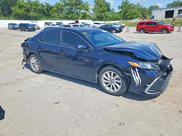 2022 TOYOTA CAMRY