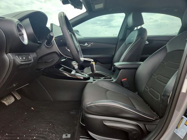 2023 KIA FORTE GT Line