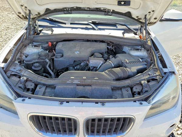 2014 BMW X1 xDrive28i — Engine bay