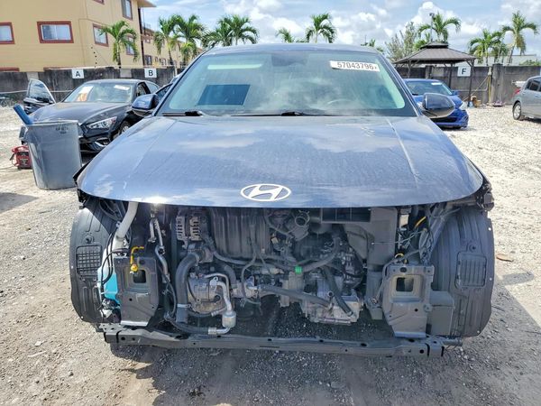 2024 HYUNDAI KONA SE