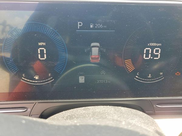 2024 HYUNDAI KONA SE