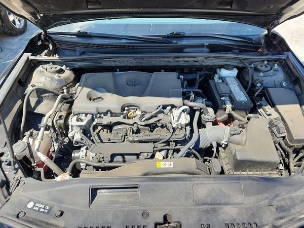 2022 TOYOTA CAMRY SE — Engine bay