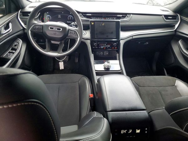 2024 JEEP GRAND CHEROKEE Laredo