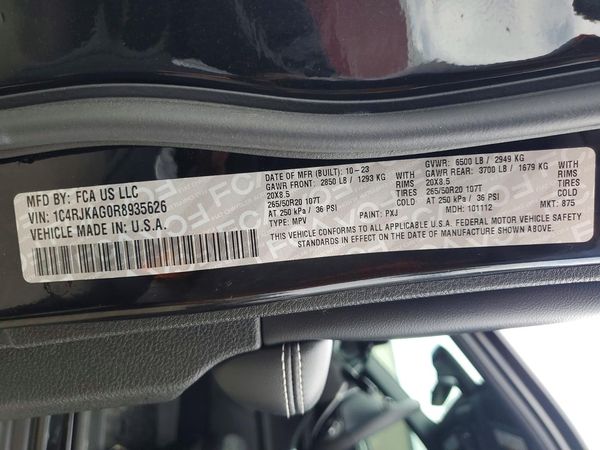 2024 JEEP GRAND CHEROKEE Laredo