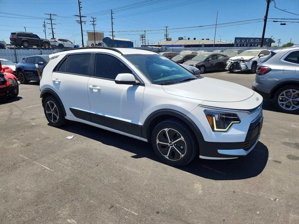 2025 KIA NIRO LX