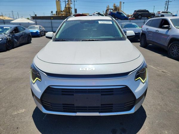 2025 KIA NIRO LX