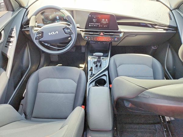 2025 KIA NIRO LX
