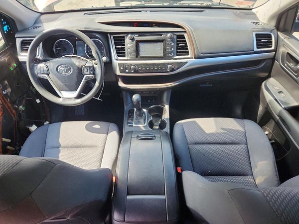 2017 TOYOTA HIGHLANDER LE/LE Plus