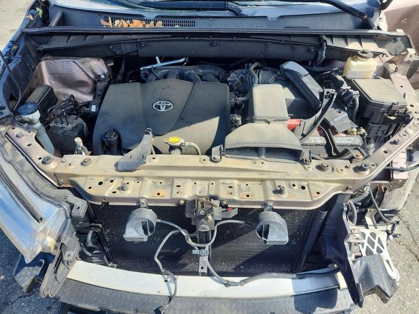 2017 TOYOTA HIGHLANDER LE/LE Plus
