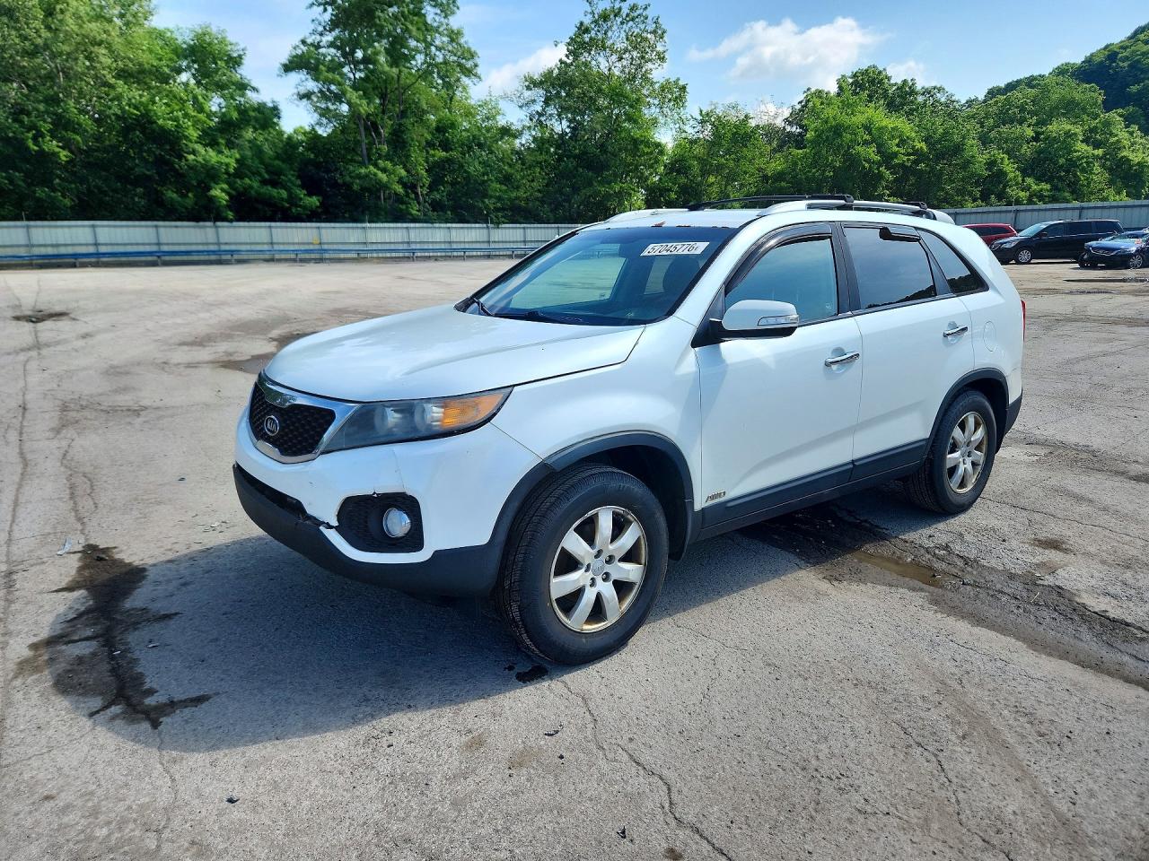2012 KIA SORENTO GL(Middle-low grade) — Front 3/4