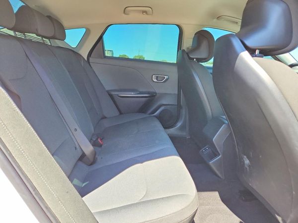 2025 KIA K4 LX, LXS