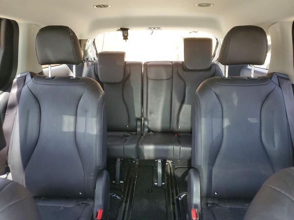 2024 KIA CARNIVAL LX, LX Seat Package