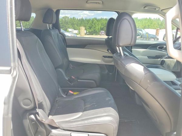 2024 KIA CARNIVAL LX, LX Seat Package