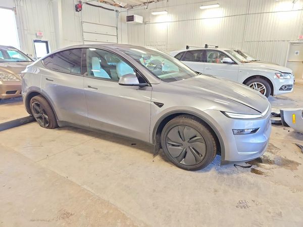 2026 TESLA MODEL Y