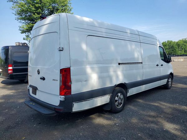 2024 MERCEDES-BENZ SPRINTER 907 (VS30)