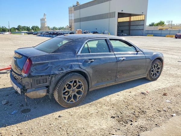 2018 CHRYSLER 300