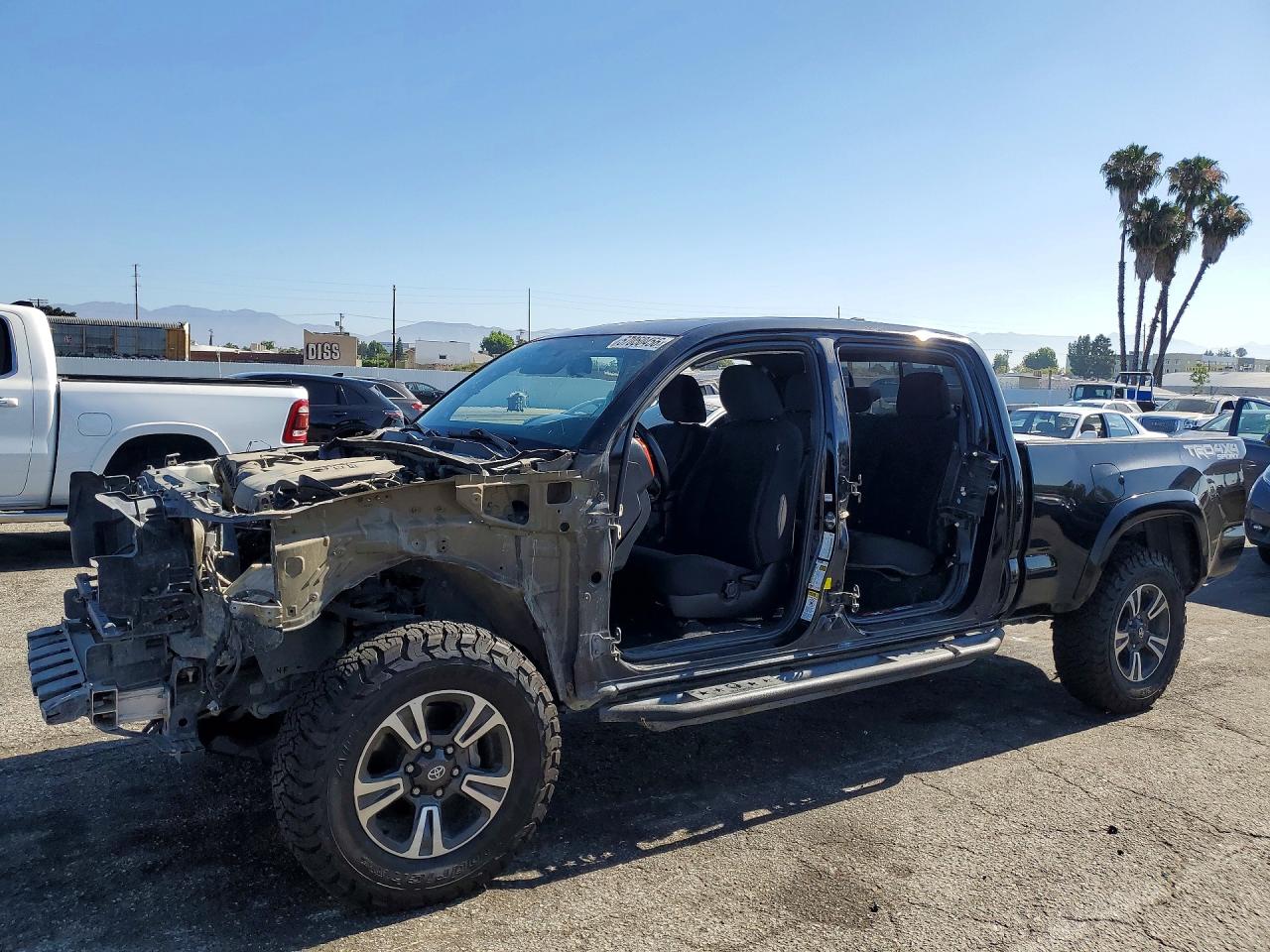 2017 TOYOTA TACOMA